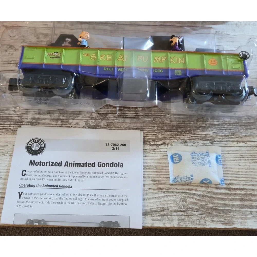 Lionel 6-37082 Peanuts Trick-or-Treat Animated Gondola O Gauge - NIB